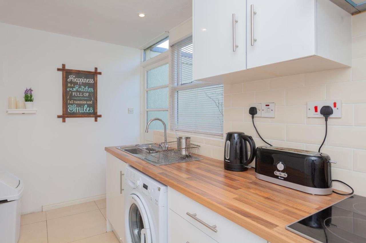 Windsor House Villa Londonderry Ngoại thất bức ảnh