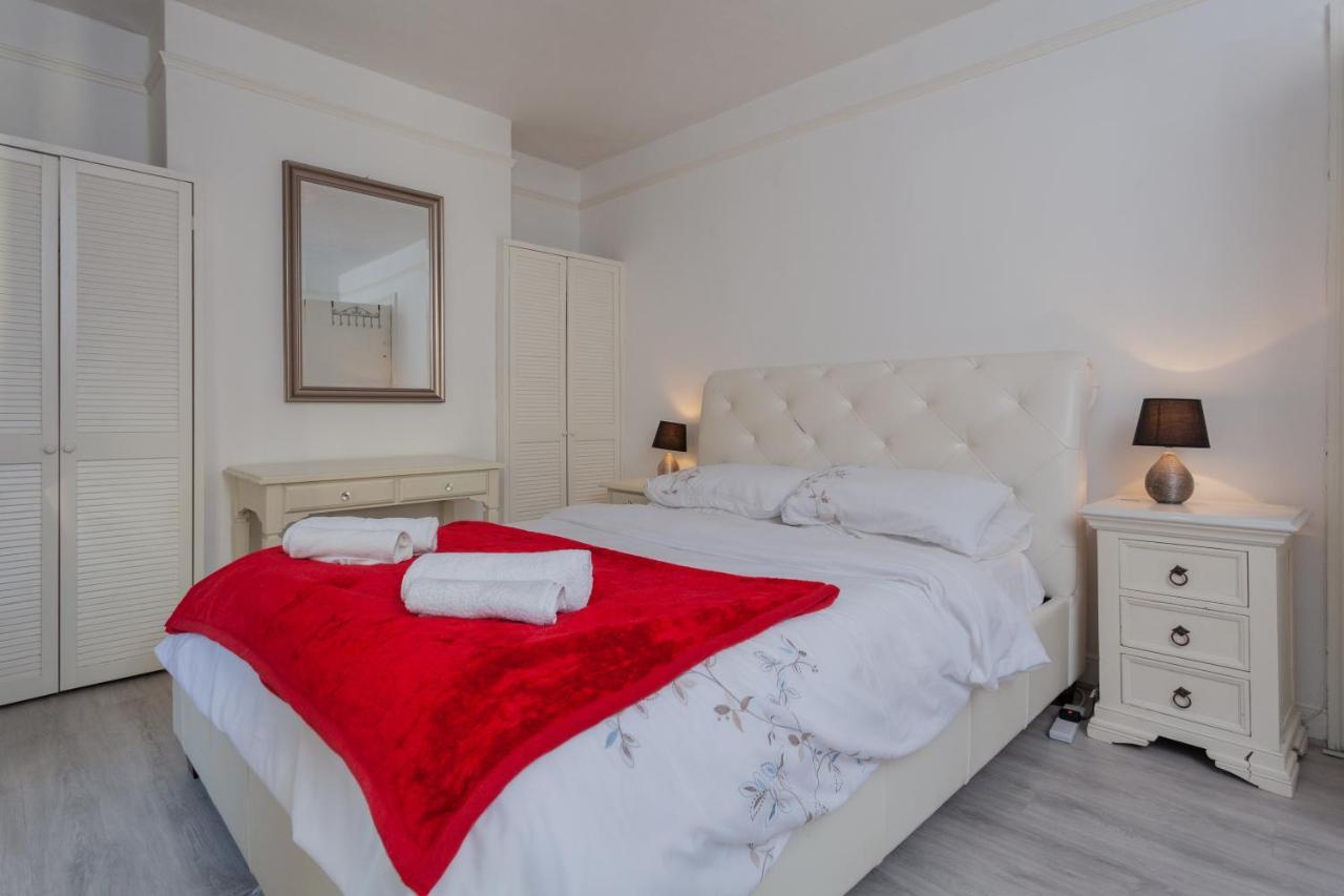 Windsor House Villa Londonderry Ngoại thất bức ảnh